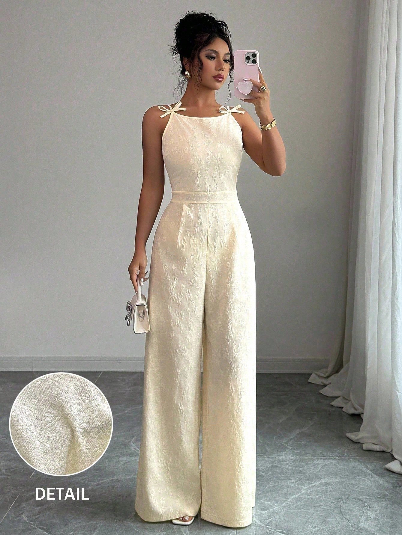 Mono elegante de mujer con decoración de lazo en el hombro, tela de jacquard, cintura ceñida